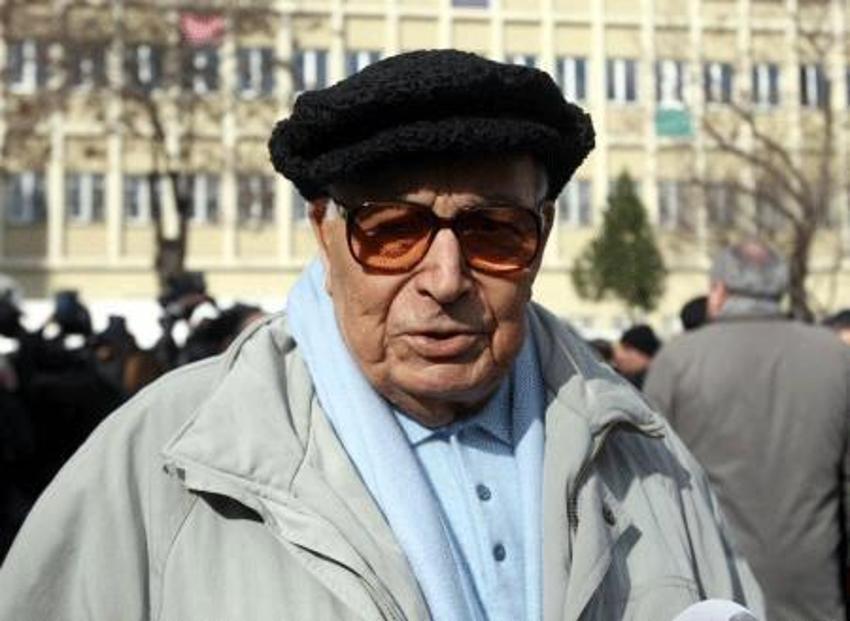 Yaşar Kemal kimdir?
