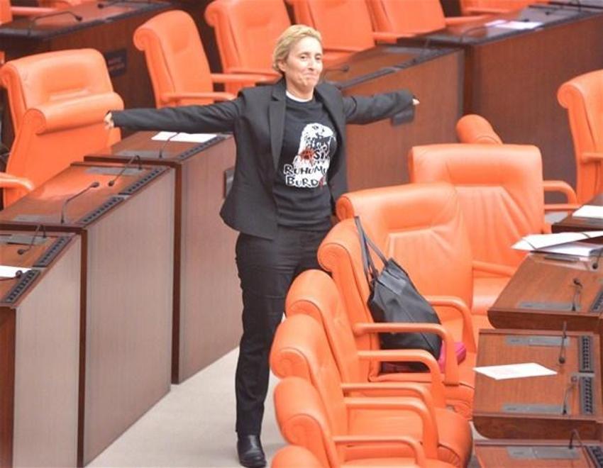 Melda Onur TBMM Genel Kurulu'na böyle geldi