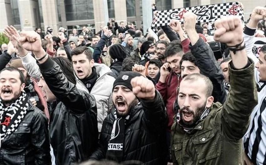 Taraftarlar Çarşı Davası için buluştu