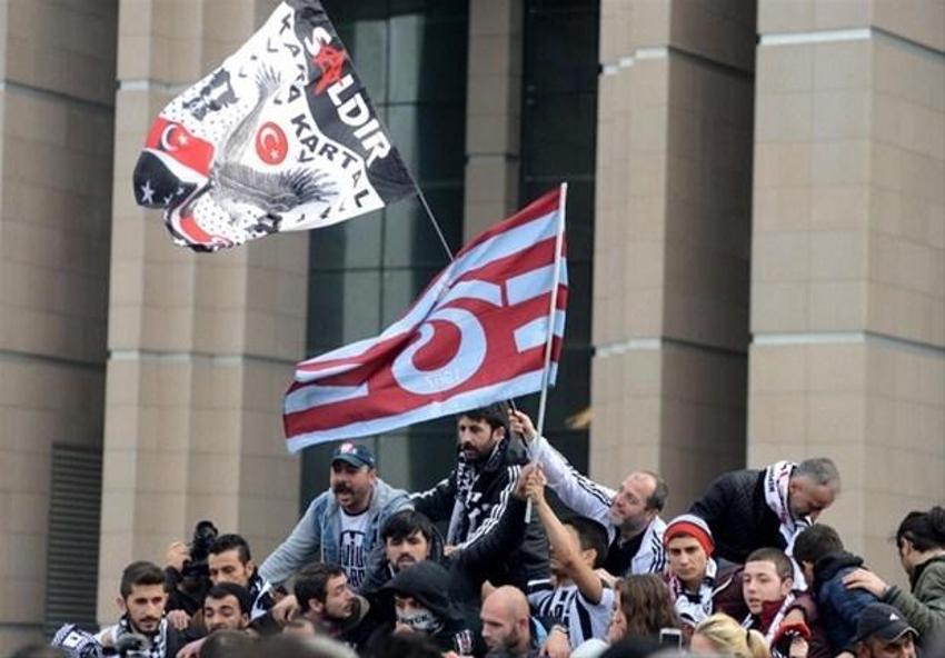 Taraftarlar Çarşı Davası için buluştu
