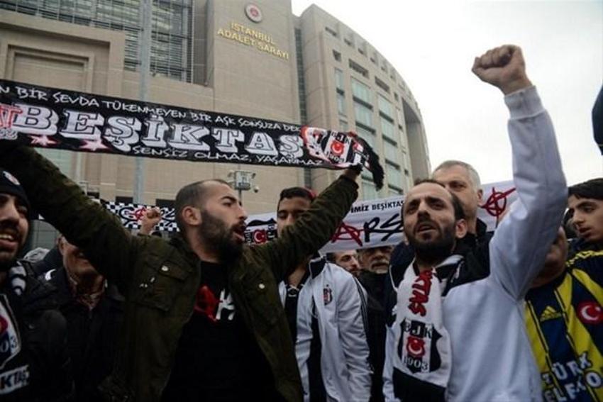 Taraftarlar Çarşı Davası için buluştu