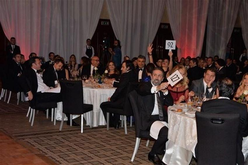 Tuba Büyüküstün-Onur Saylak