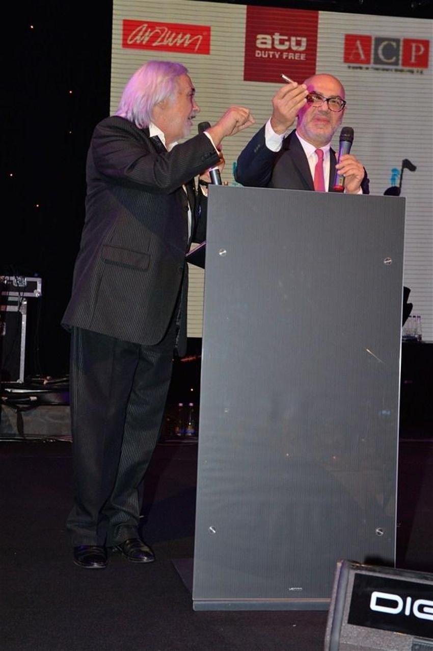 Tuba Büyüküstün-Onur Saylak
