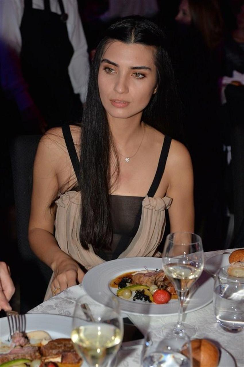 Tuba Büyüküstün-Onur Saylak
