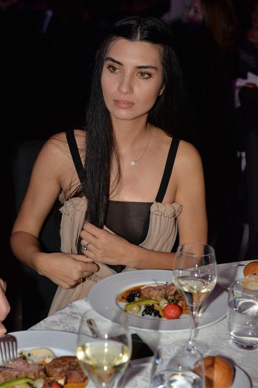 Tuba Büyüküstün-Onur Saylak
