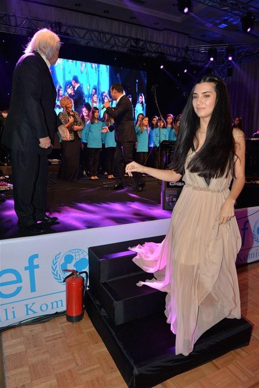 Tuba Büyüküstün-Onur Saylak