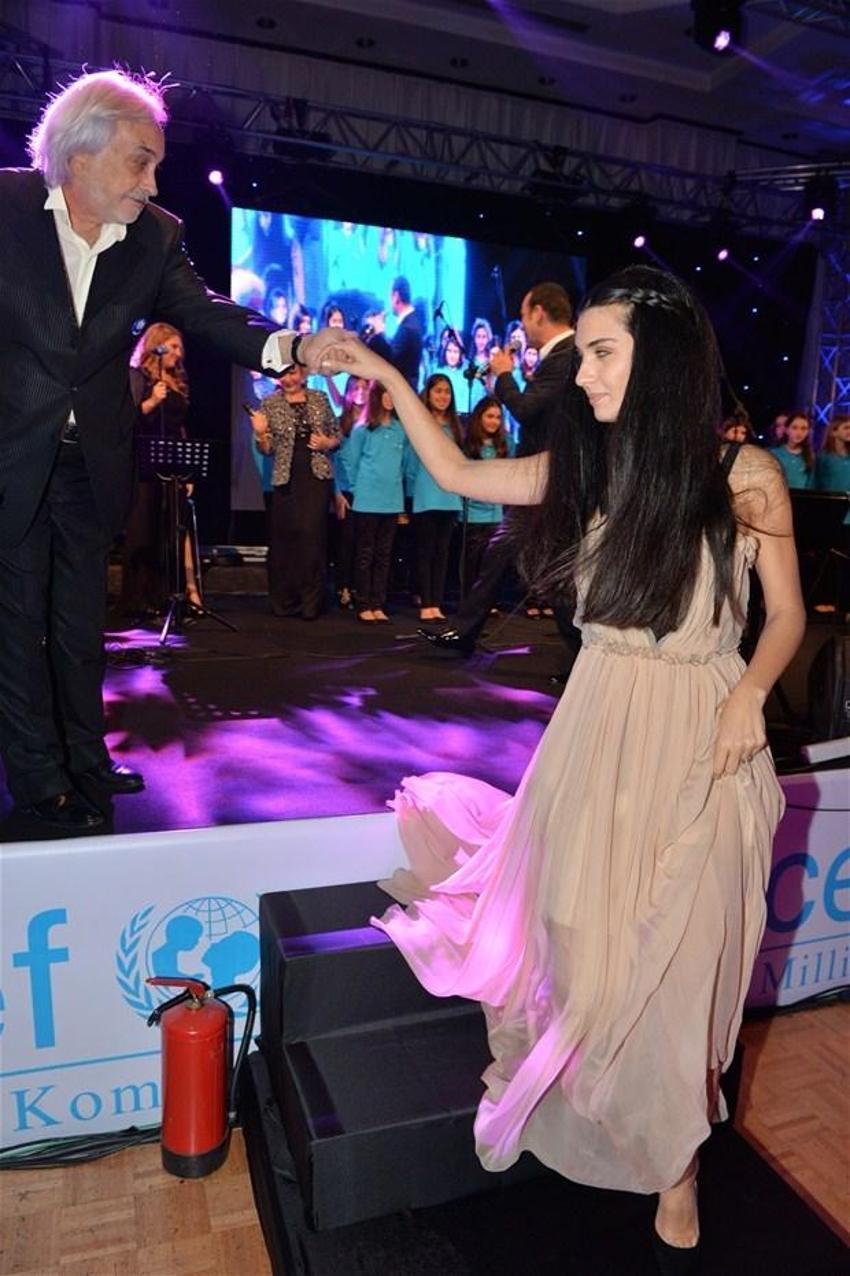 Tuba Büyüküstün-Onur Saylak
