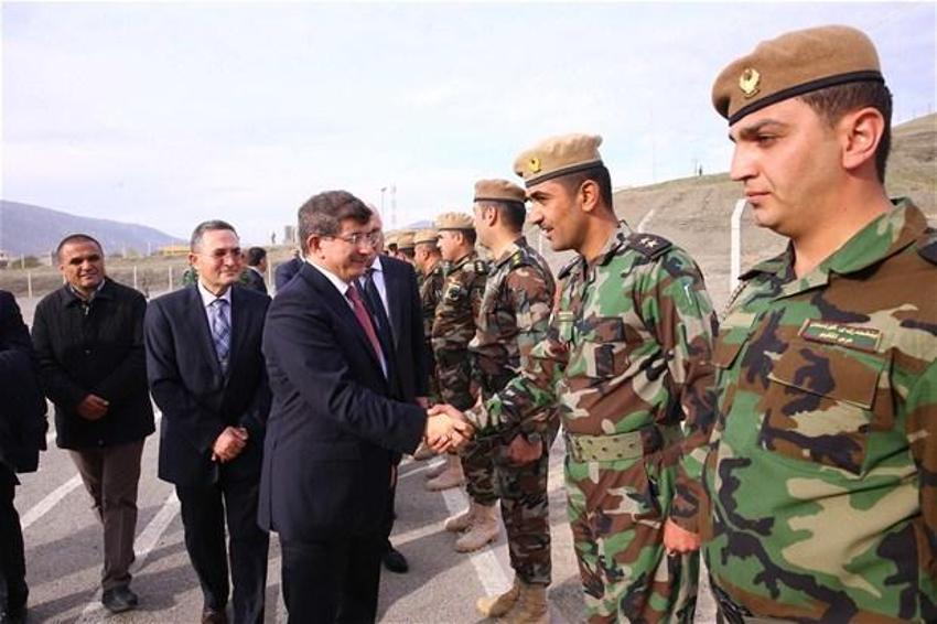 Türk askerinin peşmergeyi eğittiği kamptan ilk görüntüler!