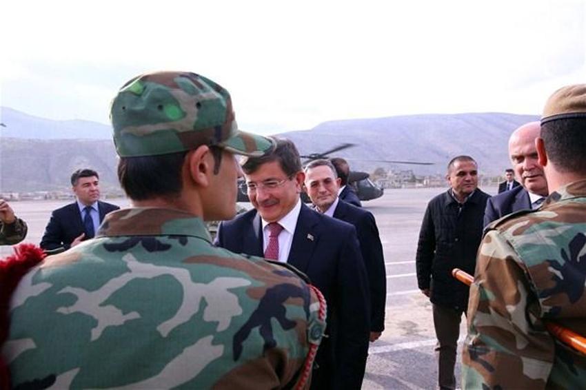 Türk askerinin peşmergeyi eğittiği kamptan ilk görüntüler!
