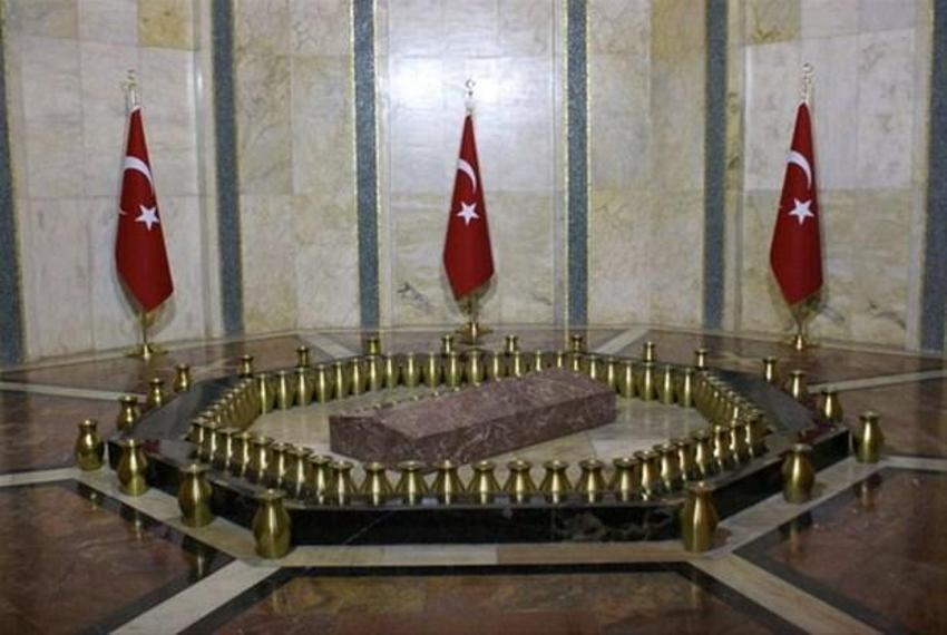 Atatürk burada yatıyor