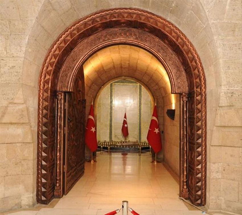 Atatürk burada yatıyor