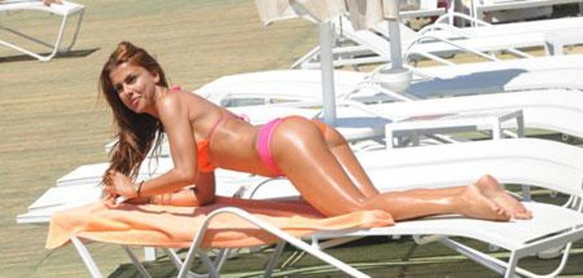 İşte seksi oyuncu Tuğçe Özbudak'ın yeni işi!