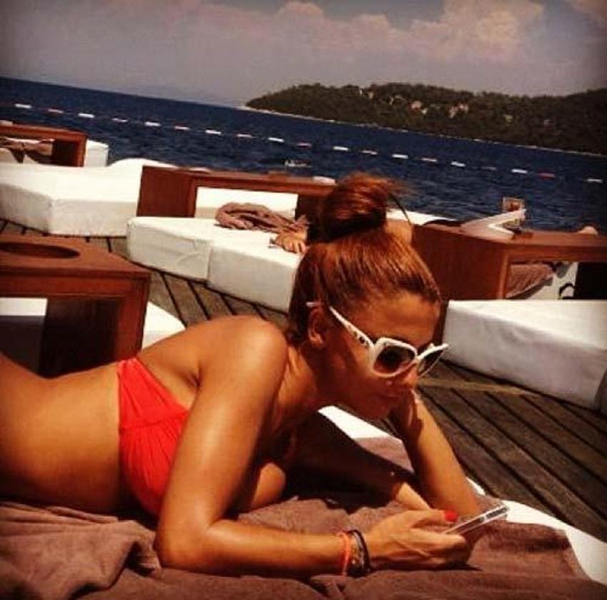 İşte seksi oyuncu Tuğçe Özbudak'ın yeni işi!