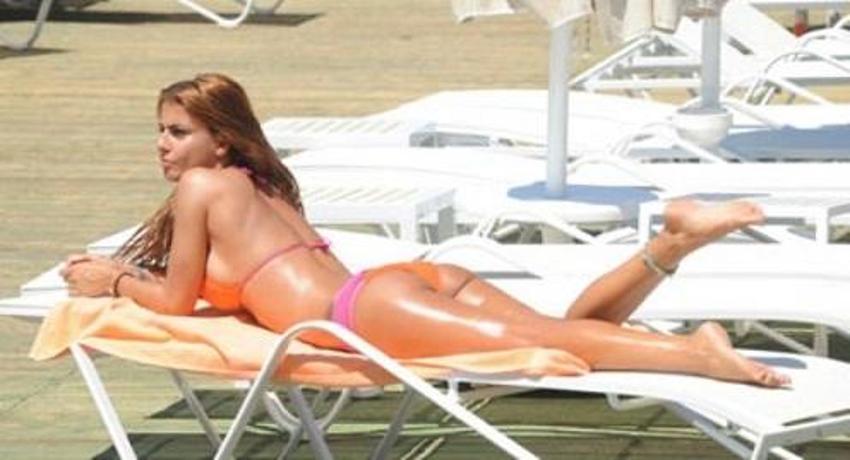 İşte seksi oyuncu Tuğçe Özbudak'ın yeni işi!