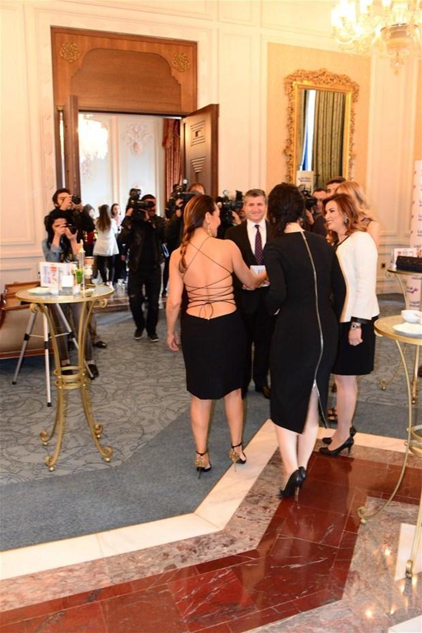 Hülya Avşar