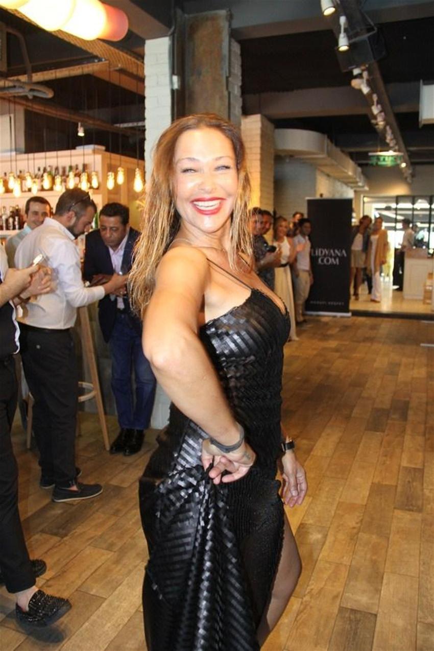 Hülya Avşar