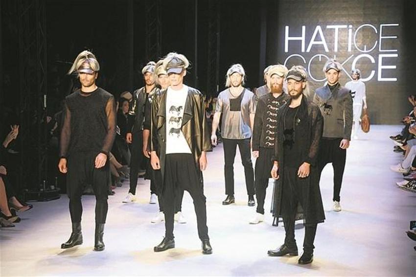 İstanbul Fashion Week’e isyan damgası!