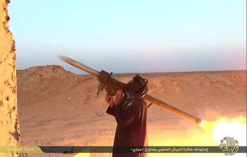 IŞİD düşürdüğü helikopterlerin fotoğraflarını yayınladı