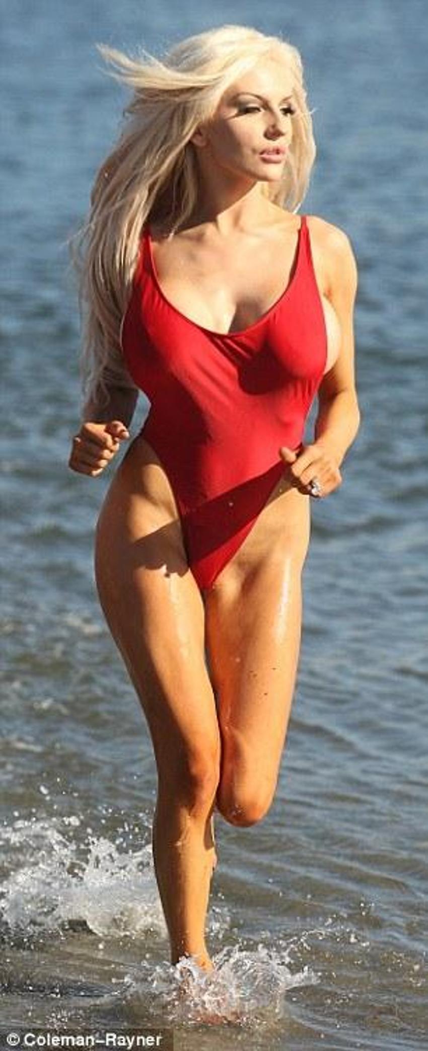 Courtney Stodden Pamela Anderson'u aratmadı!