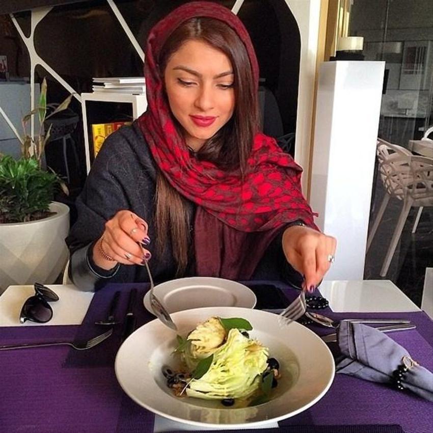 Tahran’ın zengin gençleri Instagram’da