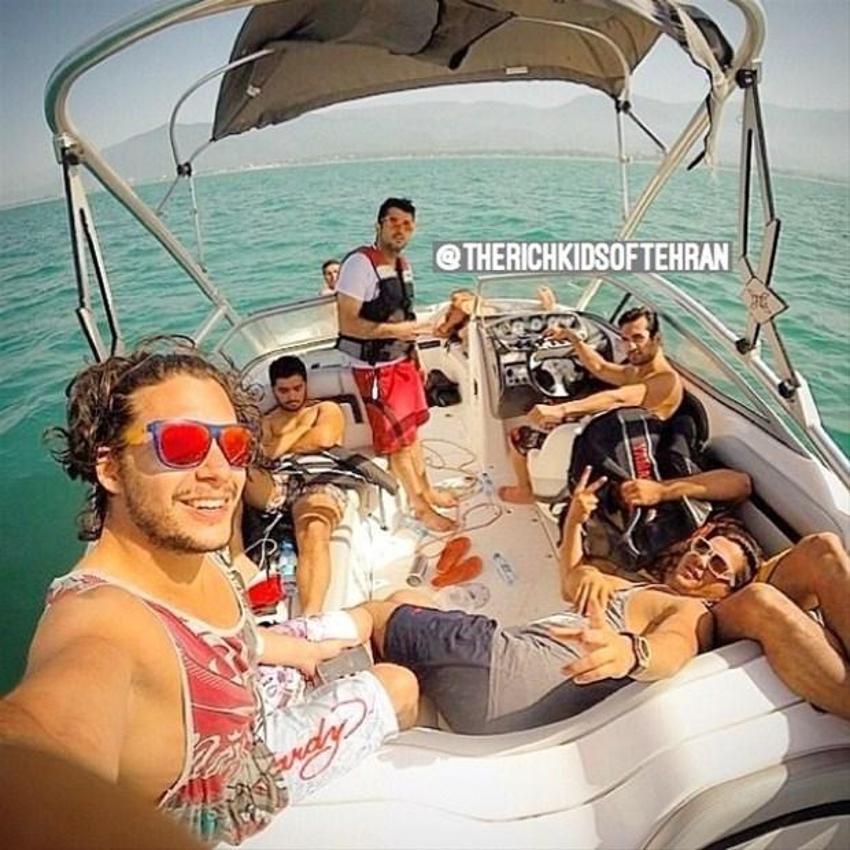 Tahran’ın zengin gençleri Instagram’da