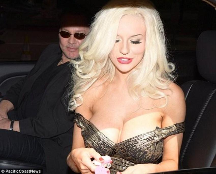 Courtney Stodden'ın derin dekoltesi!