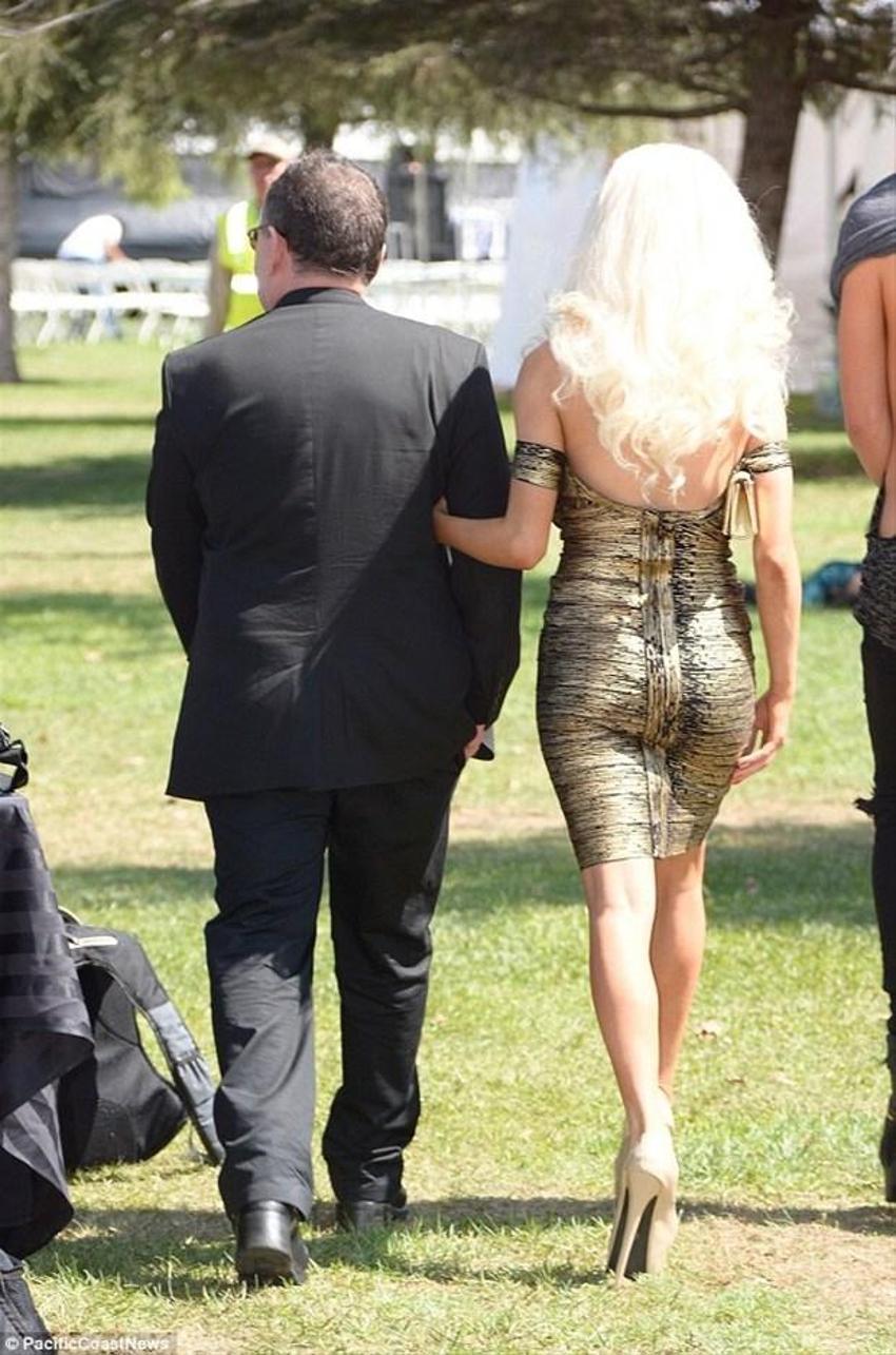 Courtney Stodden'ın derin dekoltesi!