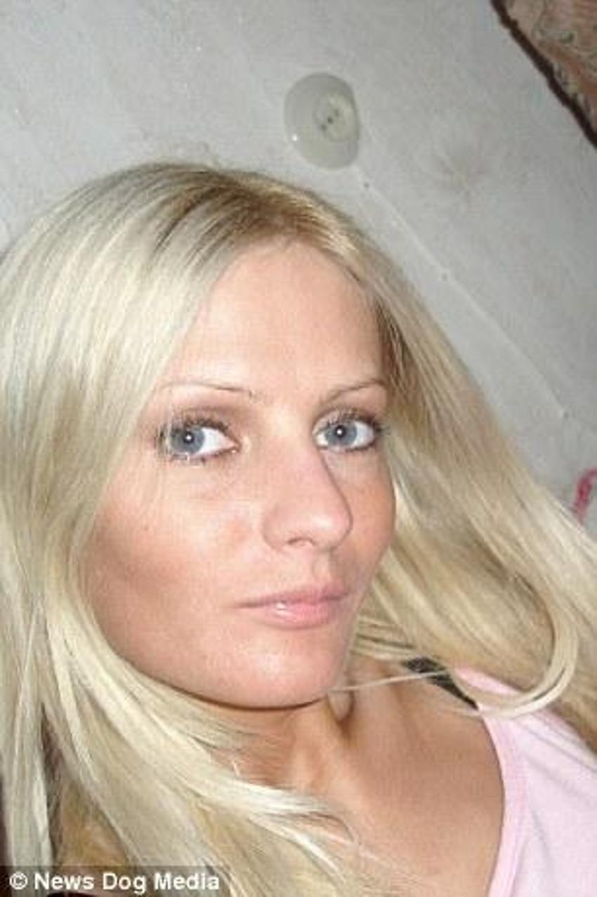 Seks oyuncağı gibi olabilmek için servet harcadı