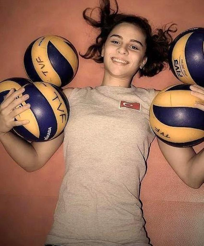 Güzellikleriyle de dikkat çeken Türk kadın sporcular