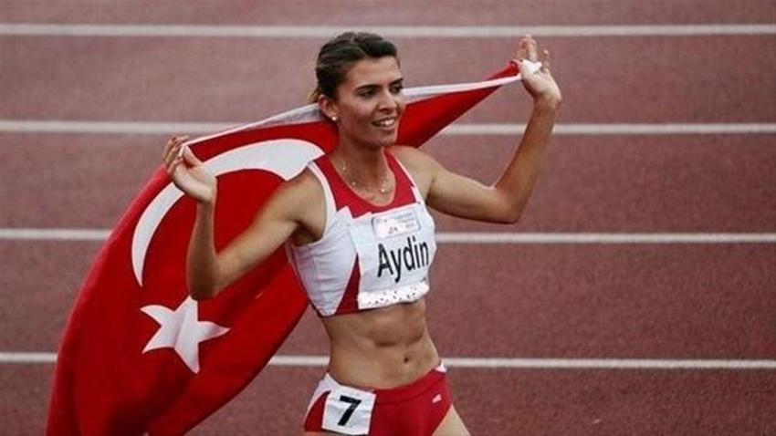 Güzellikleriyle de dikkat çeken Türk kadın sporcular