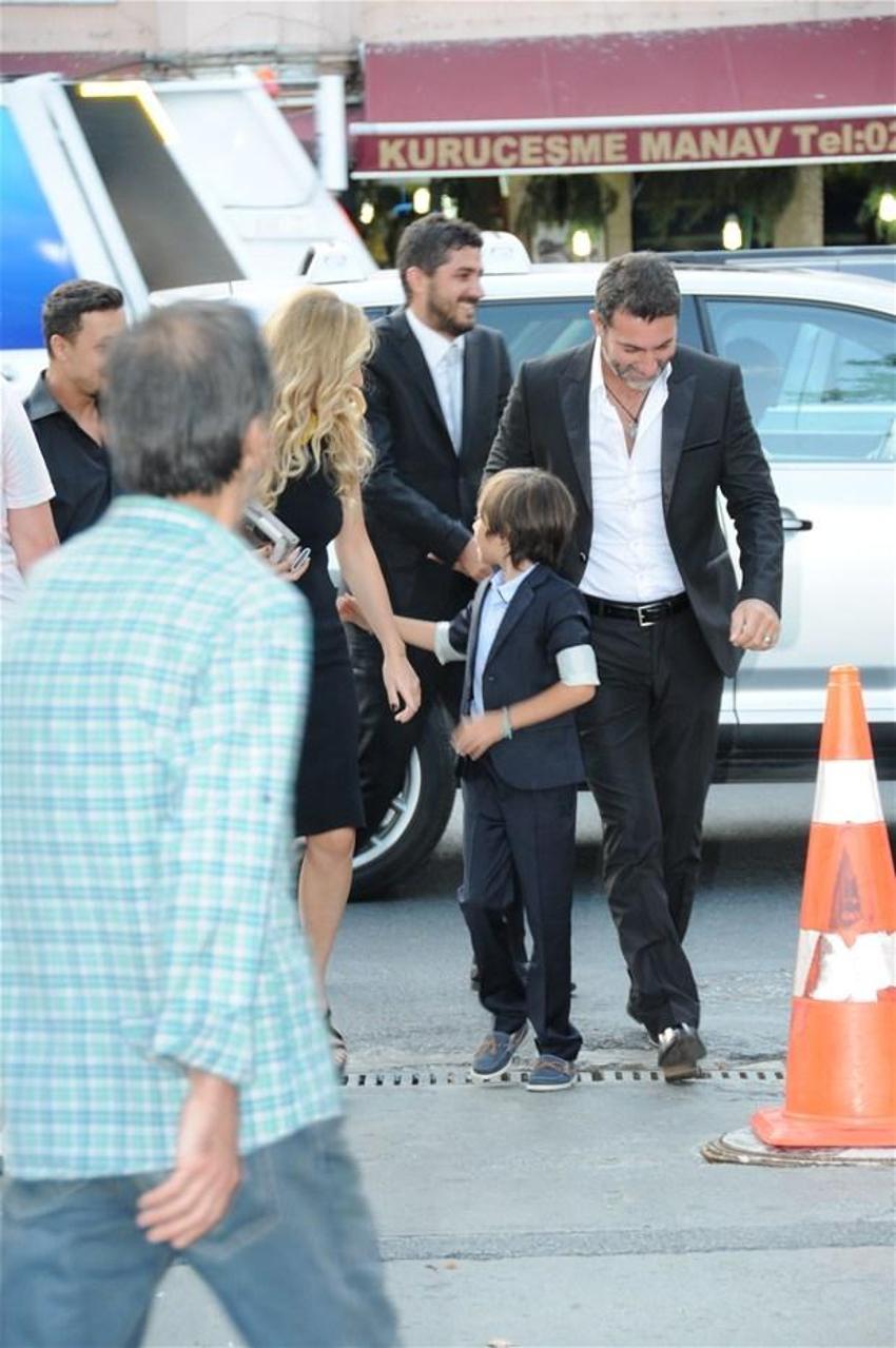 Sarp Levendoğlu - Birce Akalay evlendi!