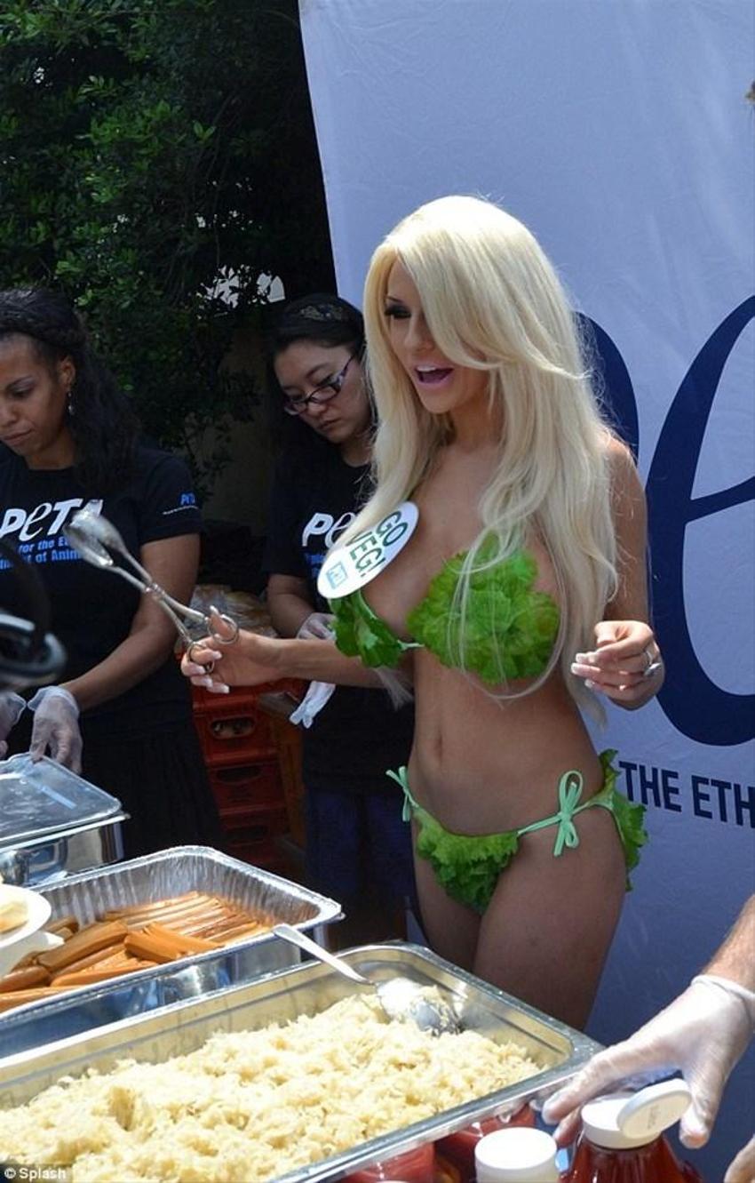 Courtney Stodden'ın ilginç bikinisi!