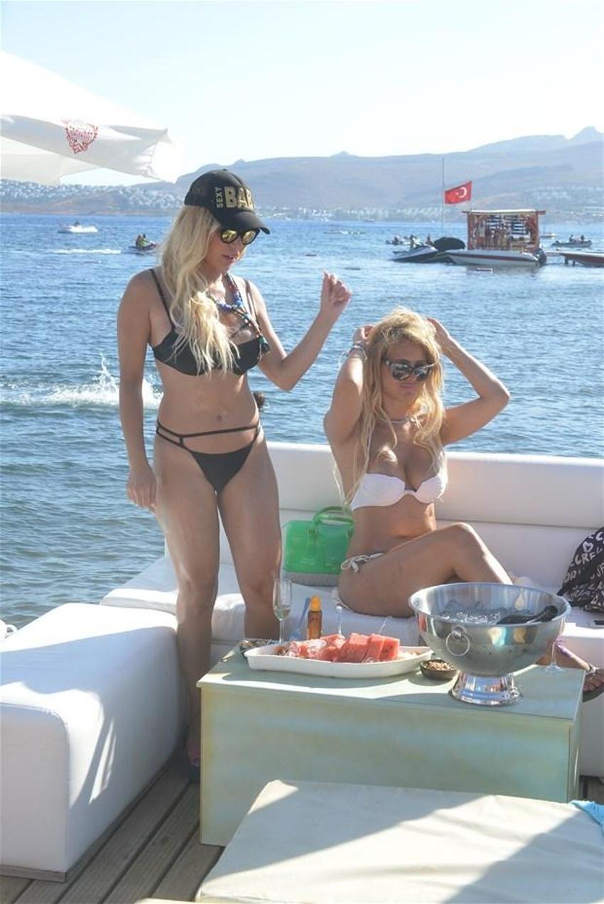 Esra - Ceyda Ersoy.