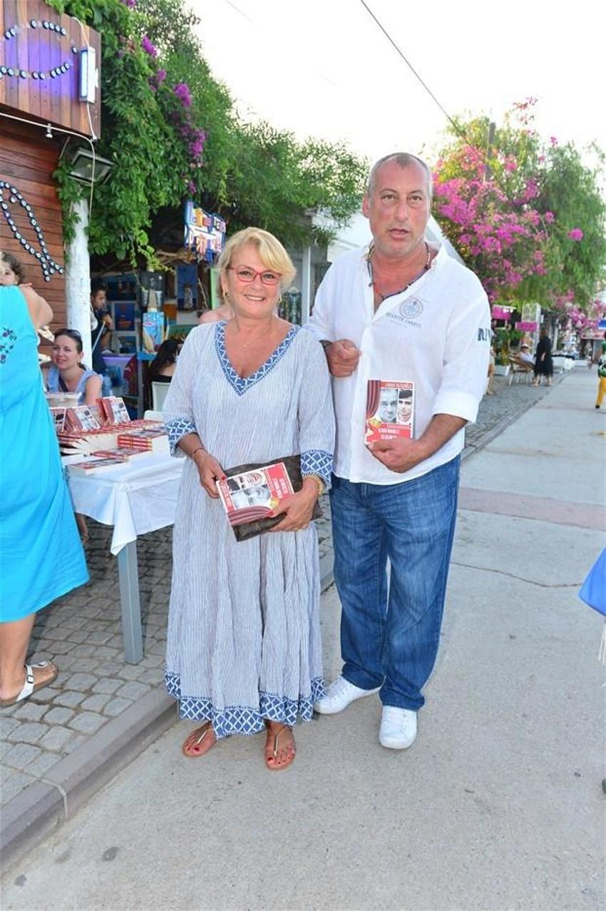 Akrep Nalan eski dostlarla!