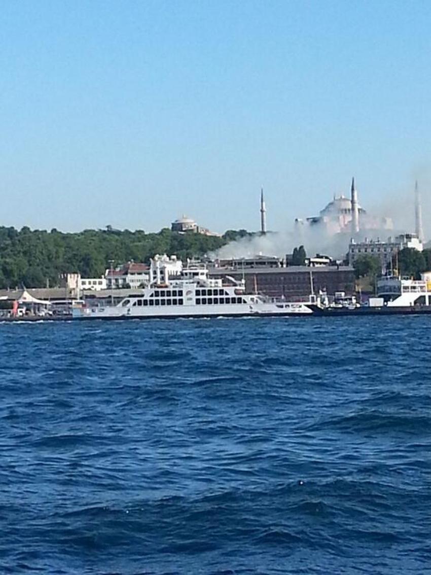 Sirkeci garı yanıyor!