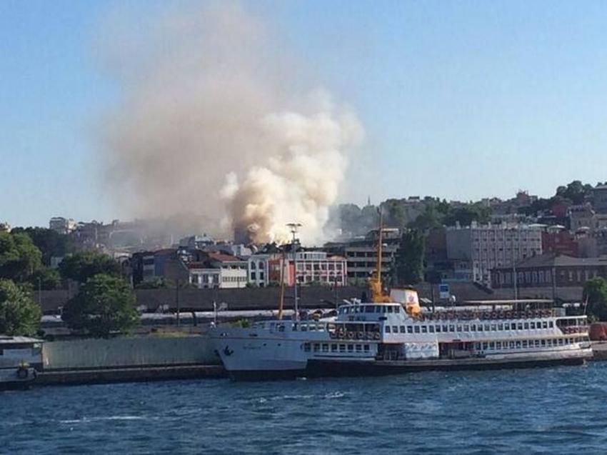 Sirkeci garı yanıyor!