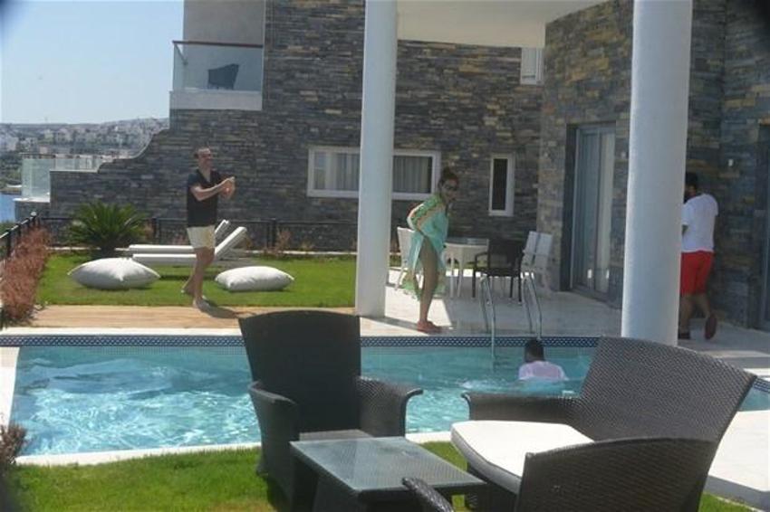 Demet Akalın Bodrum'da