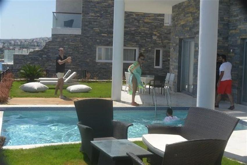 Demet Akalın Bodrum'da