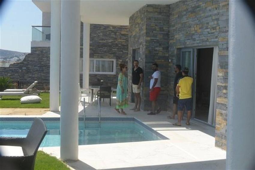 Demet Akalın Bodrum'da