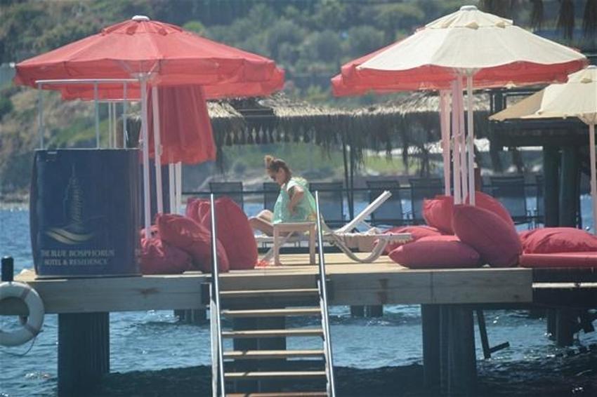 Demet Akalın Bodrum'da