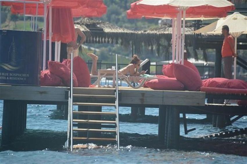 Demet Akalın Bodrum'da