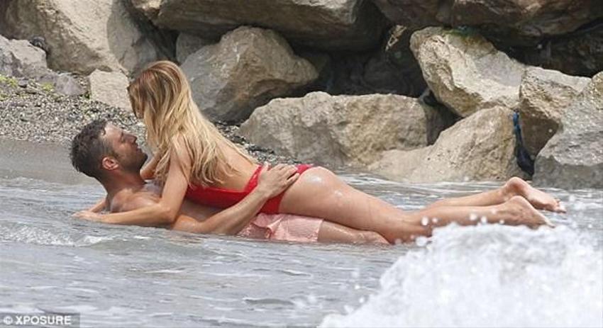 Chloe Sims aşk tazeledi!