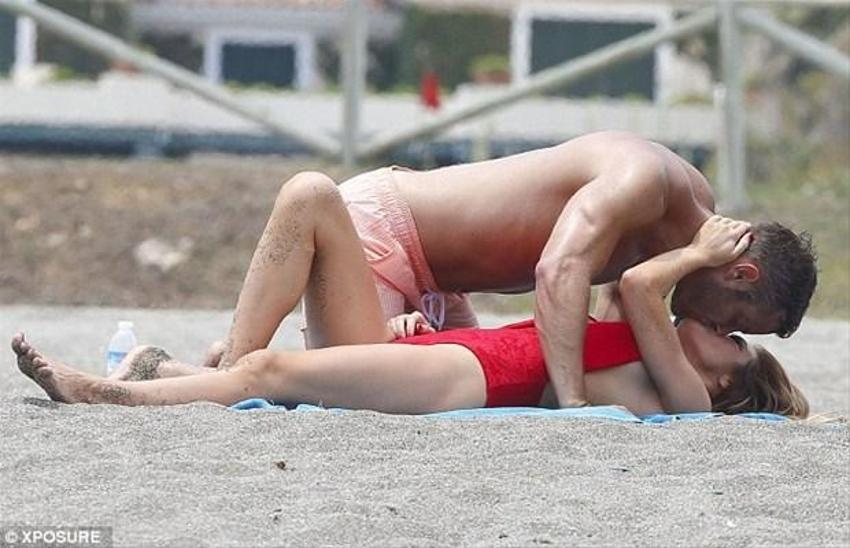 Chloe Sims aşk tazeledi!