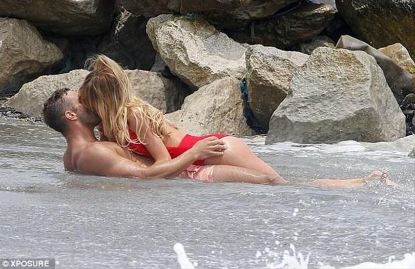 Chloe Sims aşk tazeledi!