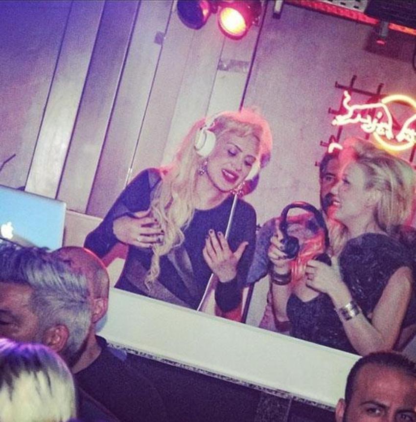 Esra & Ceyda kardeşler