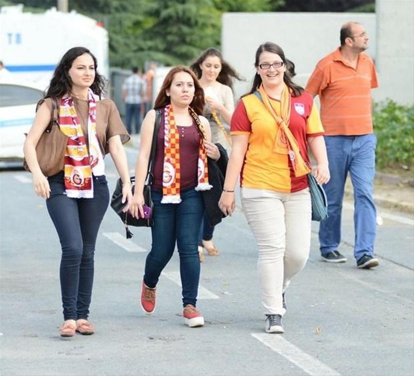 Fani Aysal'dan üçlü şov!