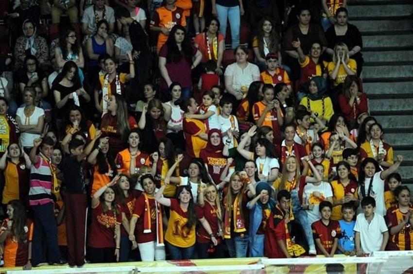 Fani Aysal'dan üçlü şov!
