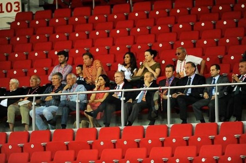 Fani Aysal'dan üçlü şov!