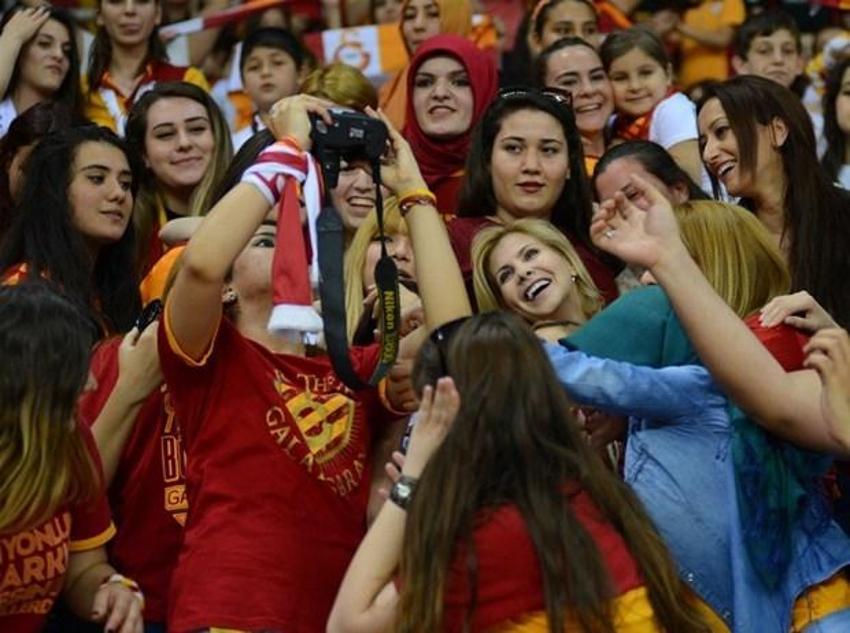 Fani Aysal'dan üçlü şov!