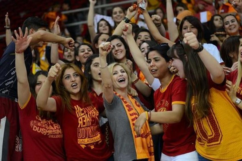 Fani Aysal'dan üçlü şov!